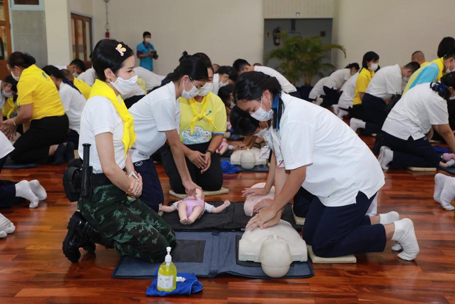 พลตรีหญิง เจ้าคุณพระสินีนาฏ พิลาสกัลยาณี เข้าร่วมกิจกรรมจิตอาสาในการฝึกปฏิบัติการช่วยชีวิตขั้นพื้นฐาน Basic Life Support (CPR AED Choking) ณ โรงเรียนจิตรลดา เมื่อวันที่ 19 กุมภาพันธ์ 2564