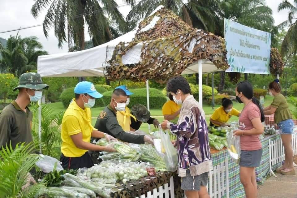 กรมการทหารช่าง ค่ายบุรฉัตร อำเภอเมือง จังหวัดราชบุรี จัดกิจกรรมจิตอาสาเนื่องในโอกาสวันฉัตรมงคล 4 พฤษภาคม พ.ศ.2565
