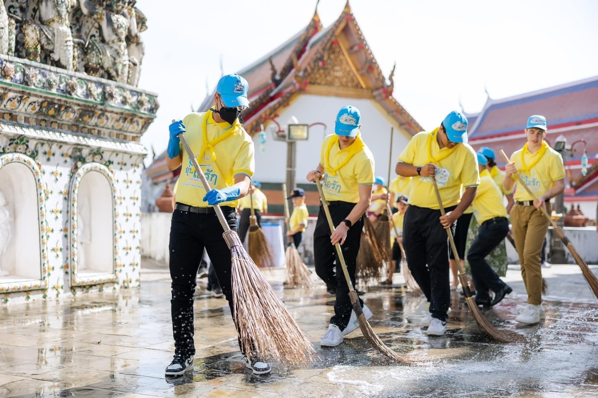 สมเด็จพระเจ้าลูกยาเธอ เจ้าฟ้าทีปังกรรัศมีโชติ มหาวชิโรตตมางกูร สิริวิบูลยราชกุมาร ทรงร่วมกิจกรรมจิตอาสาพระราชทาน ณ วัดอรุณราชวราราม