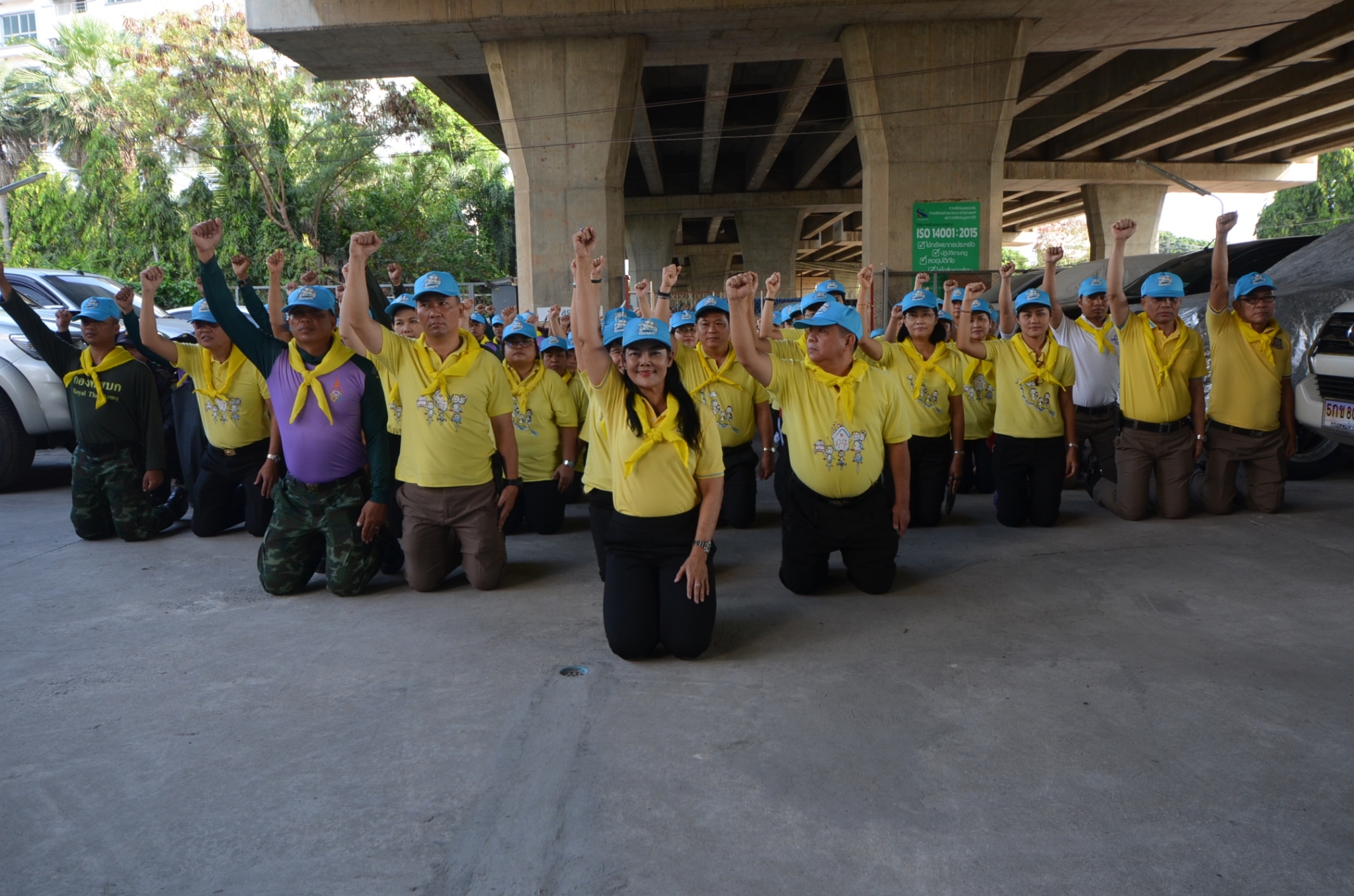 กรุงเทพมหานคร โดย สำนักงานเขตวัฒนา พัฒนาลำรางแยกคลองศาลาลอย ตาม โครงการจิตอาสา “เราทำความ ดี ด้วยหัวใจ”