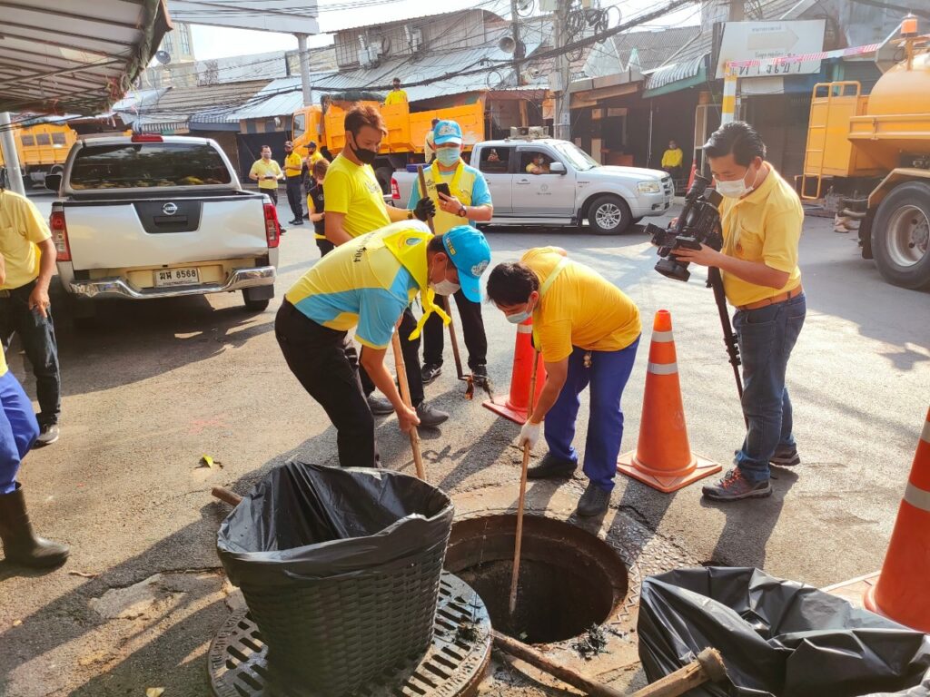 กิจกรรมจิตอาสา “เราทำความดีด้วยหัวใจ” พัฒนาด้านสิ่งแวดล้อม ในพื้นที่ตลาดนัดจตุจักร วันจันทร์ที่ 15 กุมภาพันธ์ 2564 เวลา 09.00 น. ณ ตลาดนัดจตุจักร