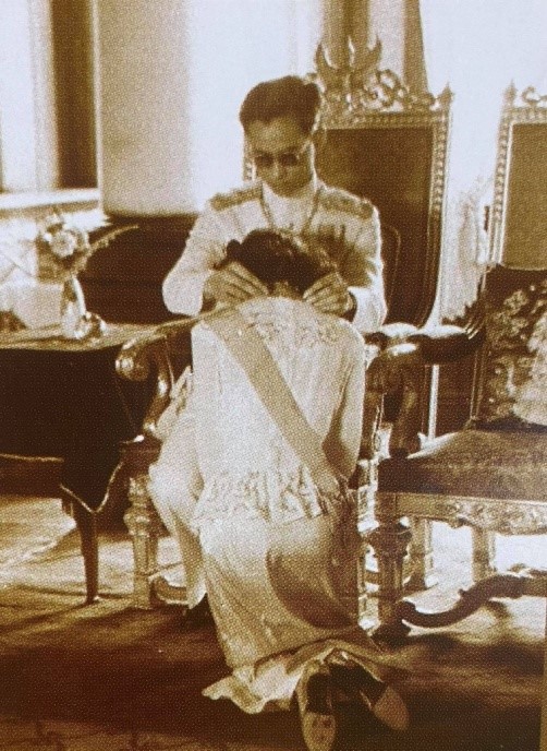 พระบรมฉายาลักษณ์ หลังพระราชพิธีราชาภิเษกสมรส