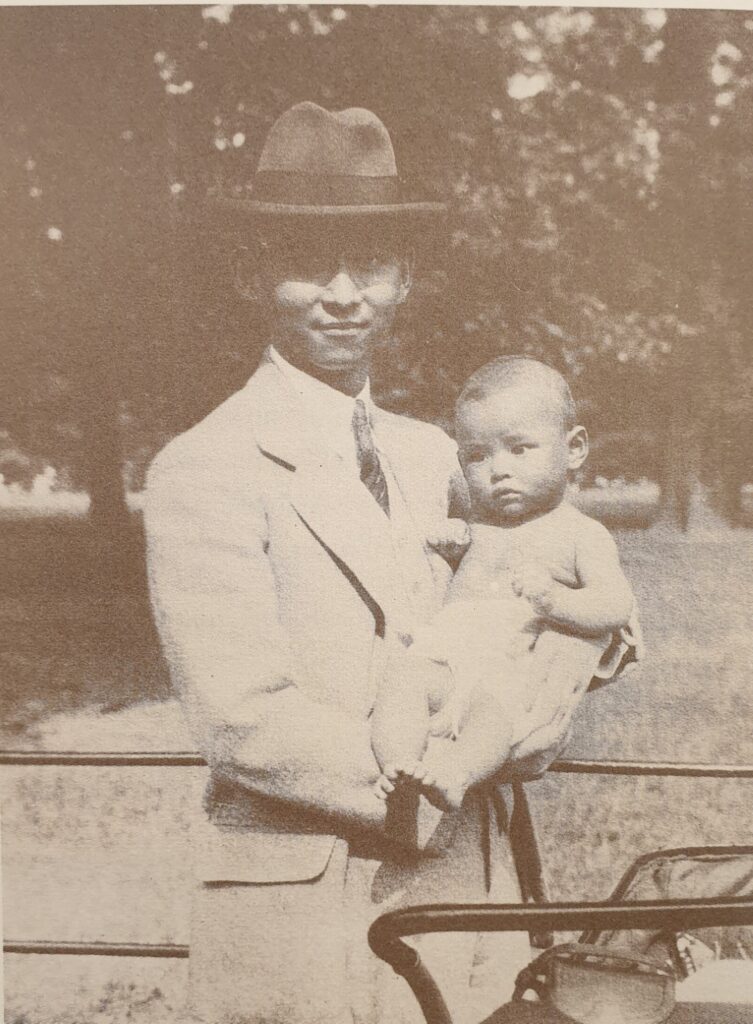 พระราชประวัติ พระบาทสมเด็จพระบรมชนกาธิเบศร มหาภูมิพลอดุลยเดชมหาราช บรมนาถบพิตร