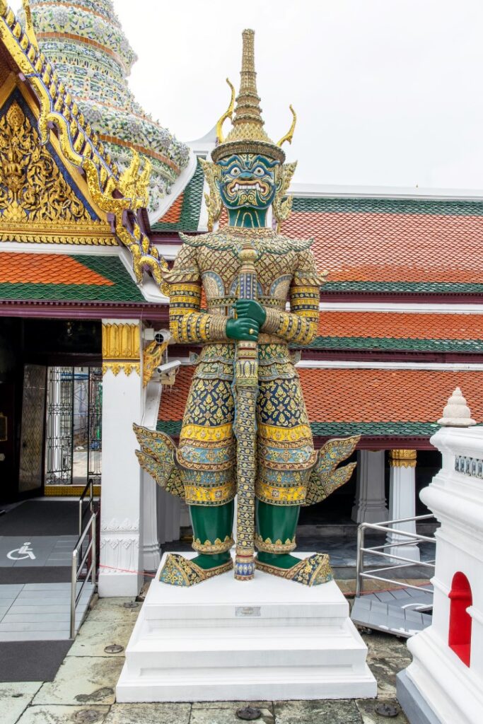 ยักษ์ทวารบาล ในวัดพระศรีรัตนศาสดาราม ทศกัณฐ์ พญายักษ์