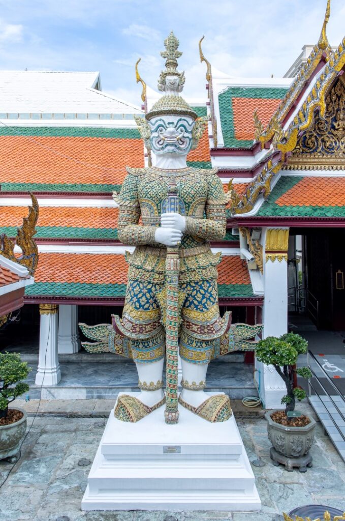ยักษ์ทวารบาล ในวัดพระศรีรัตนศาสดาราม ทศกัณฐ์ พญายักษ์