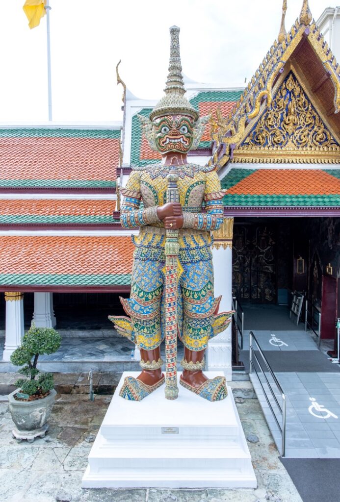 ยักษ์ทวารบาล ในวัดพระศรีรัตนศาสดาราม ทศกัณฐ์ พญายักษ์
