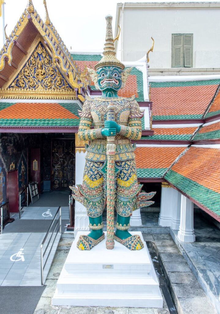 ยักษ์ทวารบาล ในวัดพระศรีรัตนศาสดาราม ทศกัณฐ์ พญายักษ์