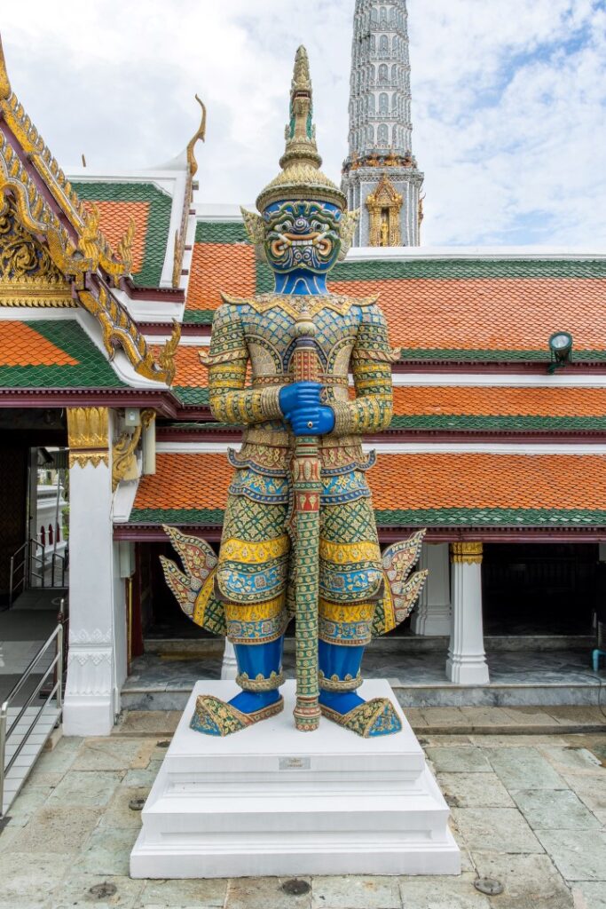 ยักษ์ทวารบาล ในวัดพระศรีรัตนศาสดาราม ทศกัณฐ์ พญายักษ์