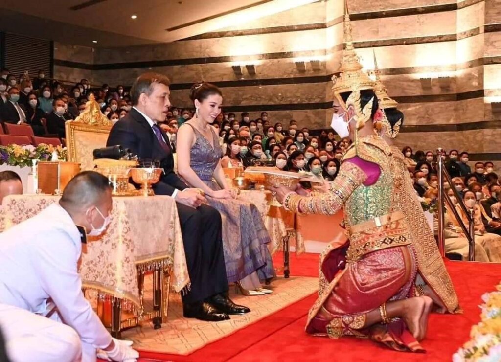 ๒ ทศวรรษ โขนมูลนิธิส่งเสริมศิลปาชีพ ในสมเด็จพระนางเจ้าสิริกิติ์ พระบรมราชินีนาถ พระบรมราชนนีพันปีหลวง