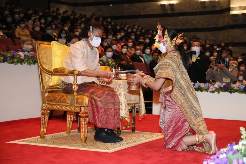 ๒ ทศวรรษ โขนมูลนิธิส่งเสริมศิลปาชีพ ในสมเด็จพระนางเจ้าสิริกิติ์ พระบรมราชินีนาถ พระบรมราชนนีพันปีหลวง