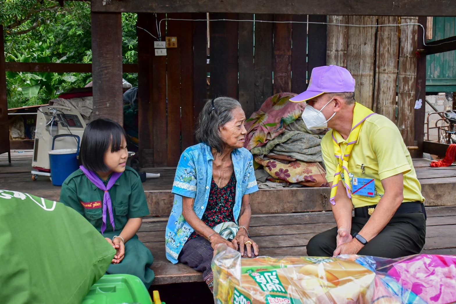 ศูนย์อำนวยการจิตอาสากองพลพัฒนาที่ 3 ร่วมกับ ศูนย์อำนวยการจิตอาสาพระราชทานภาค 3 ส่วนราชการ เครือข่ายภาครัฐ ภาคเอกชน และประชาชนจิตอาสา ในการเข้าให้ความช่วยเหลือครอบครัว เด็กหญิงธัญญาภรณ์ วุฒิทา หรือ “น้องหว้า เด็กหญิงวัย 10 ขวบ ยอดกตัญญู”