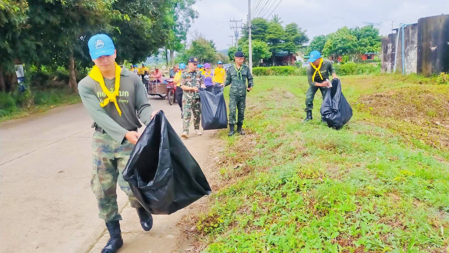 ศูนย์อำนวยการจิตอาสาพระราชทานภาค 3 ร่วมกับ จิตอาสา 904 จัดกิจกรรมจิตอาสาพัฒนาวัดน้ำฮู อำเภอปาย จังหวัดแม่ฮ่องสอน
