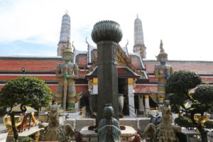 เสาศิลา ประดิษฐาน ณ บริเวณพระอุโบสถวัดพระศรีรัตนศาสดาราม
