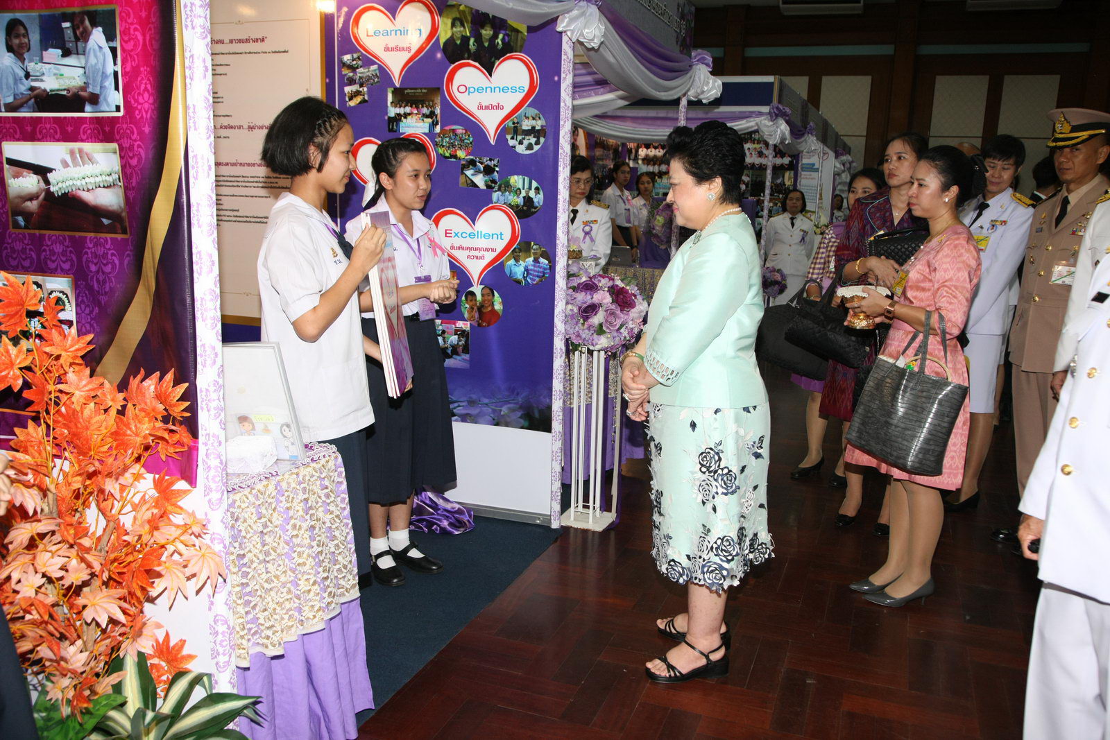 เสด็จไปทรงเปิดนิทรรศการจิตอาสาป้องกันเอดส์ เทิดพระเกียรติ พระเจ้าวรวงศ์เธอ พระองค์เจ้าโสมสวลี พระวรราชาทินัดดามาตุ ครั้งที่ 9