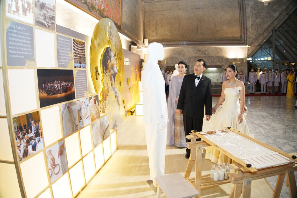 ทอดพระเนตรการแสดงอุปรากร “มาดามบัตเตอร์ฟลาย”