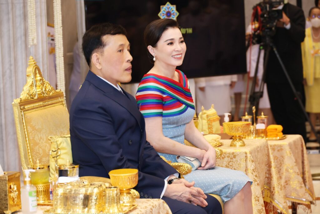 ทรงเปิดนิทรรศการ “ราชภูษิตาภรณ์สยาม”