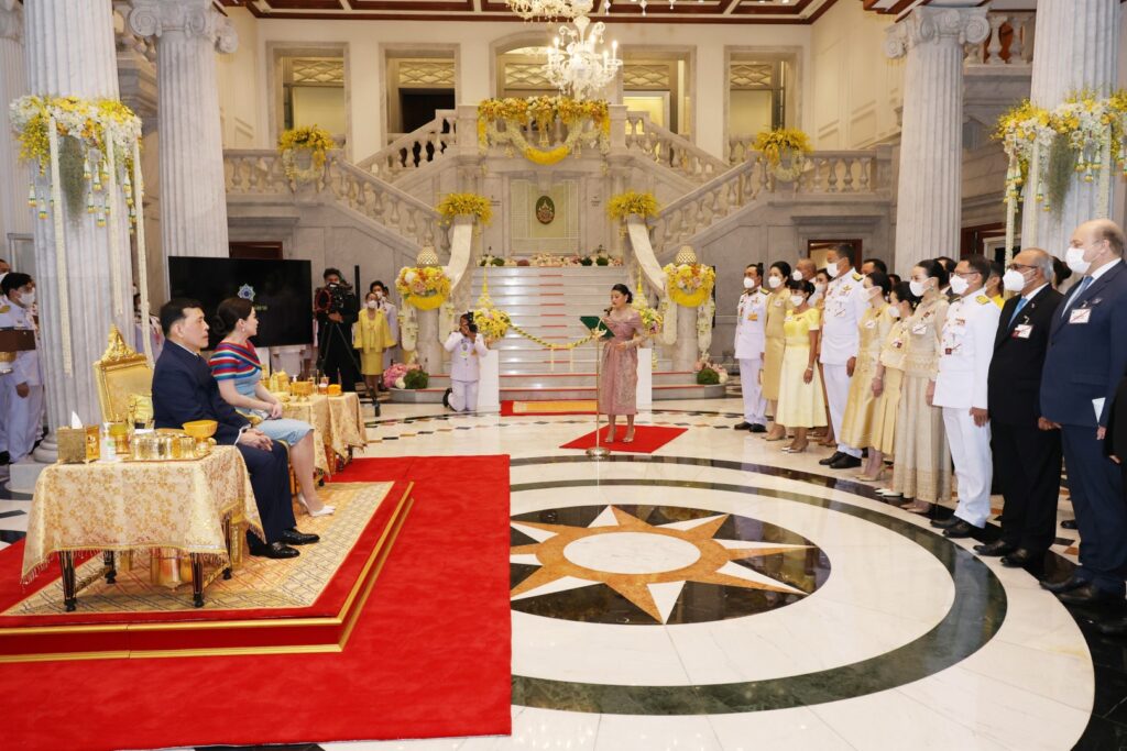 ทรงเปิดนิทรรศการ “ราชภูษิตาภรณ์สยาม”