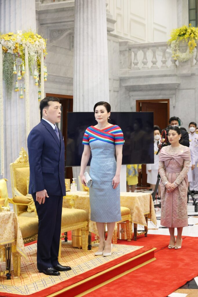 ทรงเปิดนิทรรศการ “ราชภูษิตาภรณ์สยาม”