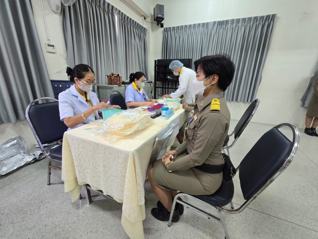 ข้าราชบริพารหน่วยราชการในพระองค์ พร้อมใจกันร่วมบริจาคโลหิต ถวายเป็นพระราชกุศลแด่พระบาทสมเด็จพระเจ้าอยู่หัว เนื่องในโอกาสพระราชพิธีมหามงคลเฉลิมพระชนมพรรษา 6 รอบ 28 กรกฎาคม 2567