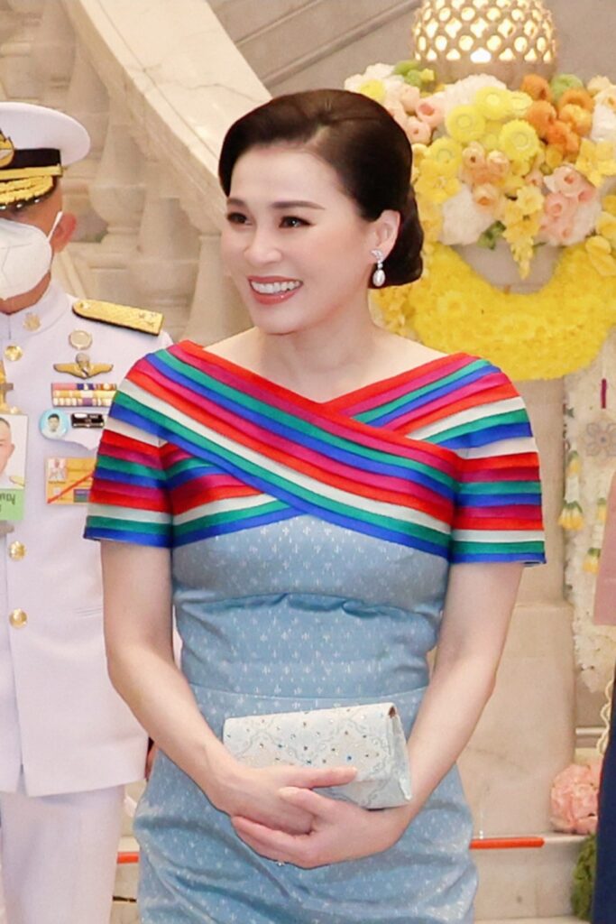 ทรงเปิดนิทรรศการ “ราชภูษิตาภรณ์สยาม”