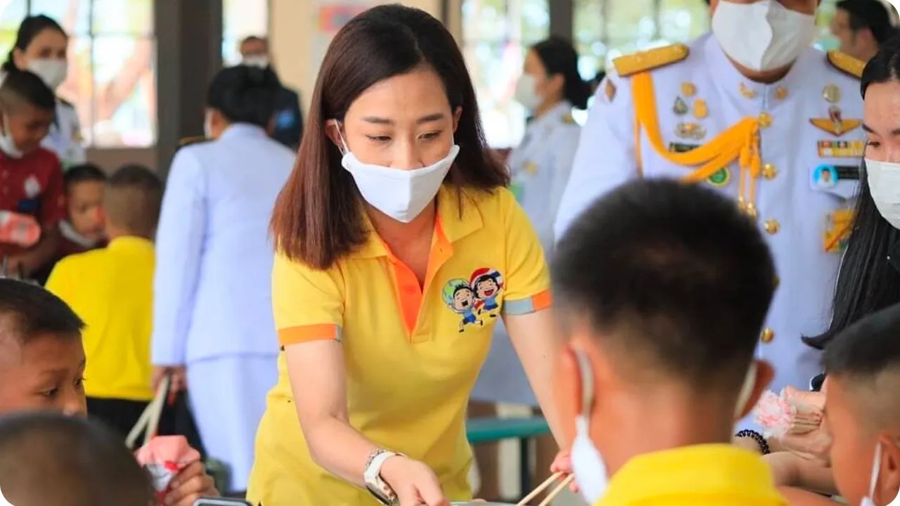 สมเด็จพระเจ้าลูกเธอ เจ้าฟ้าพัชรกิติยาภา นเรนทิราเทพยวดี กรมหลวงราชสาริณีสิริพัชร มหาวัชรราชธิดา ทรงให้ความสำคัญกับเด็กๆ ในโอกาสนี้ ได้เสด็จไปพระราชทานเลี้ยงอาหารกลางวัน เด็กในสถานคุ้มครองสวัสดิภาพเด็กจังหวัดระยอง