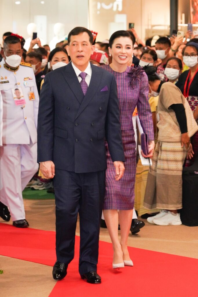 ไปทรงเปิดงาน “โครงการหลวง 55” ณ ศูนย์การค้าเซ็นทรัลเวิลด์