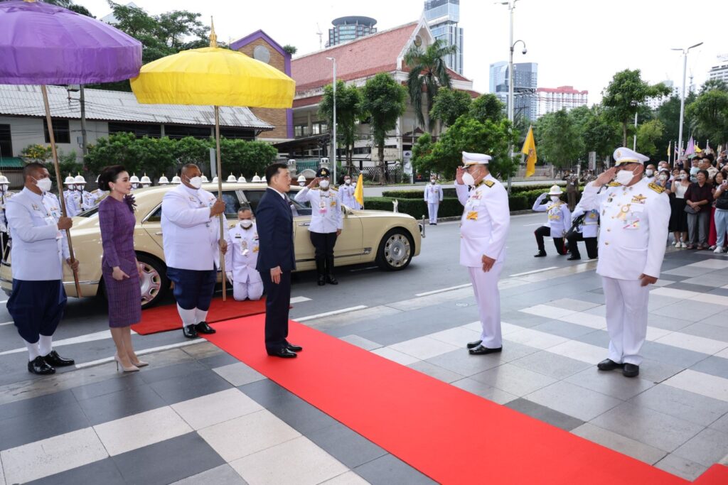 ไปทรงเปิดงาน “โครงการหลวง 55” ณ ศูนย์การค้าเซ็นทรัลเวิลด์