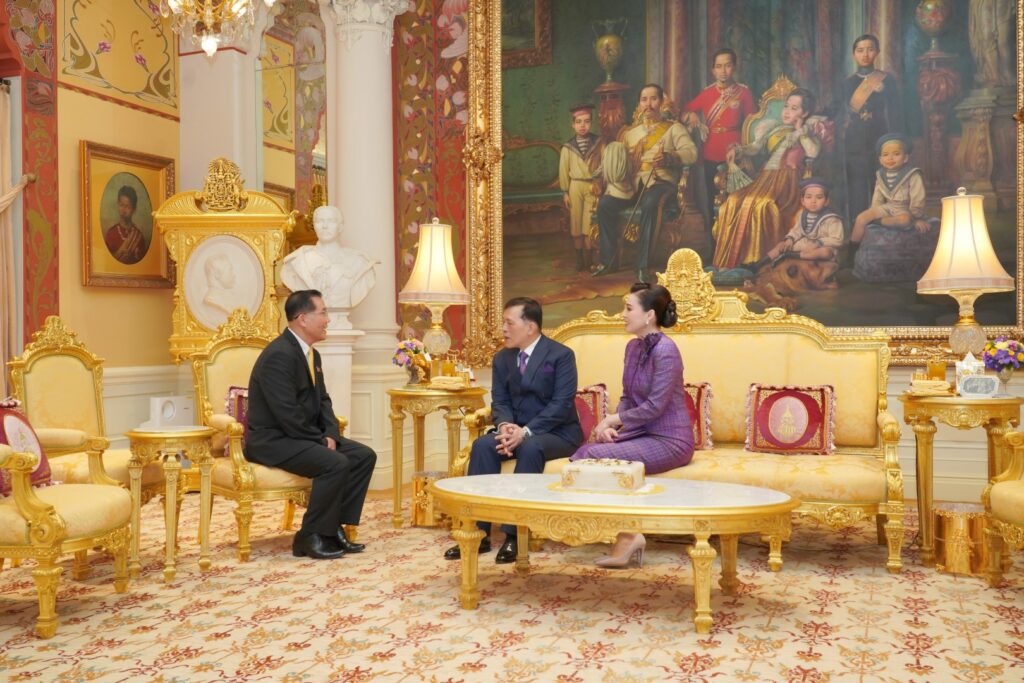เอกอัครราชทูตต่างประเทศประจำประเทศไทย และนายกรัฐมนตรี เฝ้าทูลละอองธุลีพระบาท