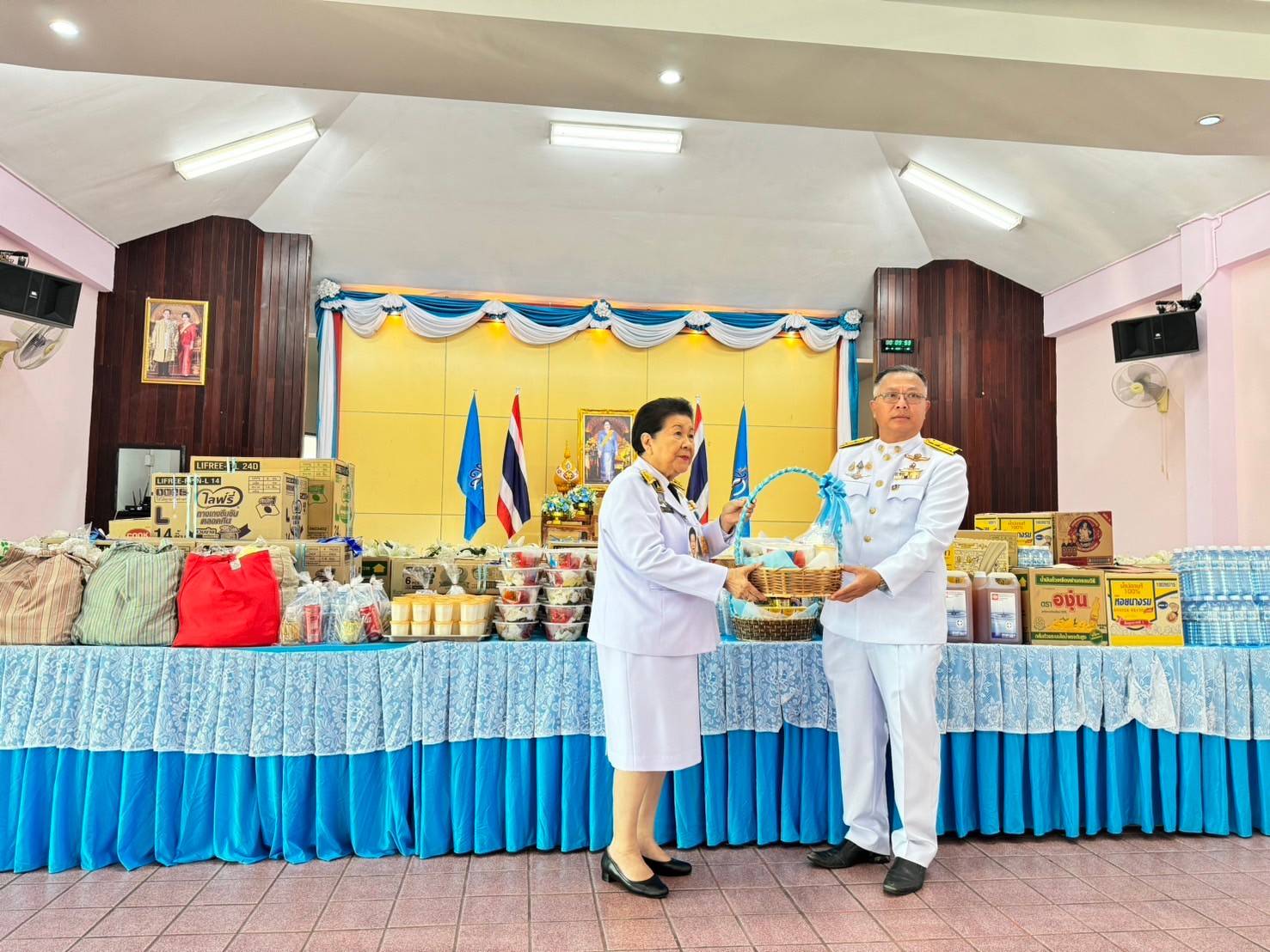 พระบาทสมเด็จพระเจ้าอยู่หัว และสมเด็จพระนางเจ้า ฯ พระบรมราชินี ทรงพระกรุณาโปรดเกล้าโปรดกระหม่อมพระราชทานเงิน สิ่งของ เครื่องอุปโภคบริโภค และพระราชทานเลี้ยงอาหาร  แก่สถานคุ้มครองและพัฒนาคนพิการพระประแดง เนื่องในโอกาสวันเฉลิมพระชนมพรรษา  สมเด็จพระนางเจ้าสิริกิติ์ พระบรมราชินีนาถ พระบรมราชชนนีพันปีหลวง  วันที่ 12 สิงหาคม 2567