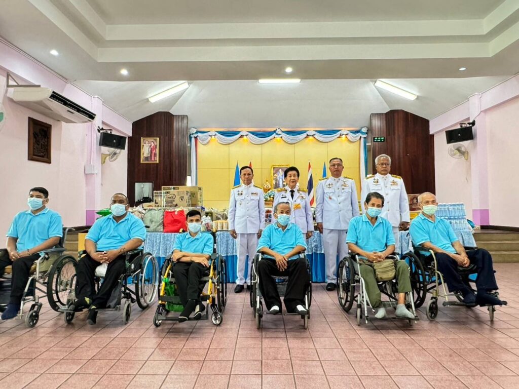 พระบาทสมเด็จพระเจ้าอยู่หัว และสมเด็จพระนางเจ้า ฯ พระบรมราชินี ทรงพระกรุณาโปรดเกล้าโปรดกระหม่อมพระราชทานเงิน สิ่งของ เครื่องอุปโภคบริโภค และพระราชทานเลี้ยงอาหาร แก่สถานคุ้มครองและพัฒนาคนพิการพระประแดง เนื่องในโอกาสวันเฉลิมพระชนมพรรษา สมเด็จพระนางเจ้าสิริกิติ์ พระบรมราชินีนาถ พระบรมราชชนนีพันปีหลวง วันที่ 12 สิงหาคม 2567