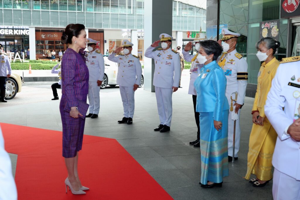 เสด็จพระราชดำเนินไปทรงเปิดงานวันสตรีไทย ประจำปี 2567