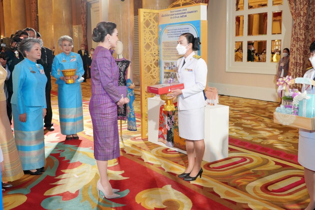 เสด็จพระราชดำเนินไปทรงเปิดงานวันสตรีไทย ประจำปี 2567