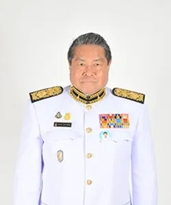 นายพลากร สุวรรณรัฐ