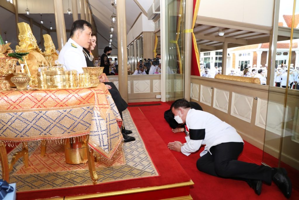 วันเที่ 14 กันยายน 2567 เวลา 17.14 น. พระบาทสมเด็จพระเจ้าอยู่หัว และสมเด็จพระนางเจ้า ฯ พระบรมราชินี เสด็จพระราชดำเนินโดยรถยนต์พระที่นั่ง จากพระที่นั่งอัมพรสถาน พระราชวังดุสิต ไปพระราชทานเพลิงศพ พลเรือเอก หม่อมเจ้าปุสาณ สวัสดิวัตน์ ป.จ.,ม.ป.ช.,ม.ว.ม.,ว.ป.ร. ๒ ณ เมรุหลวงหน้าพลับพลาอิศริยาภรณ์ วัดเทพศิรินทราวาส เขตป้อมปราบศัตรูพ่าย กรุงเทพมหานคร ในโอกาสนี้ สมเด็จพระกนิษฐาธิราชเจ้า กรมสมเด็จพระเทพรัตนราชสุดา เจ้าฟ้ามหาจักรีสิรินธร มหาวชิราลงกรณวรราชภักดี สิริกิจการิณีพีรยพัฒน รัฐสีมาคุณากรปิยชาติ สยามบรมราชกุมารี โดยเสด็จในการนี้ด้วย