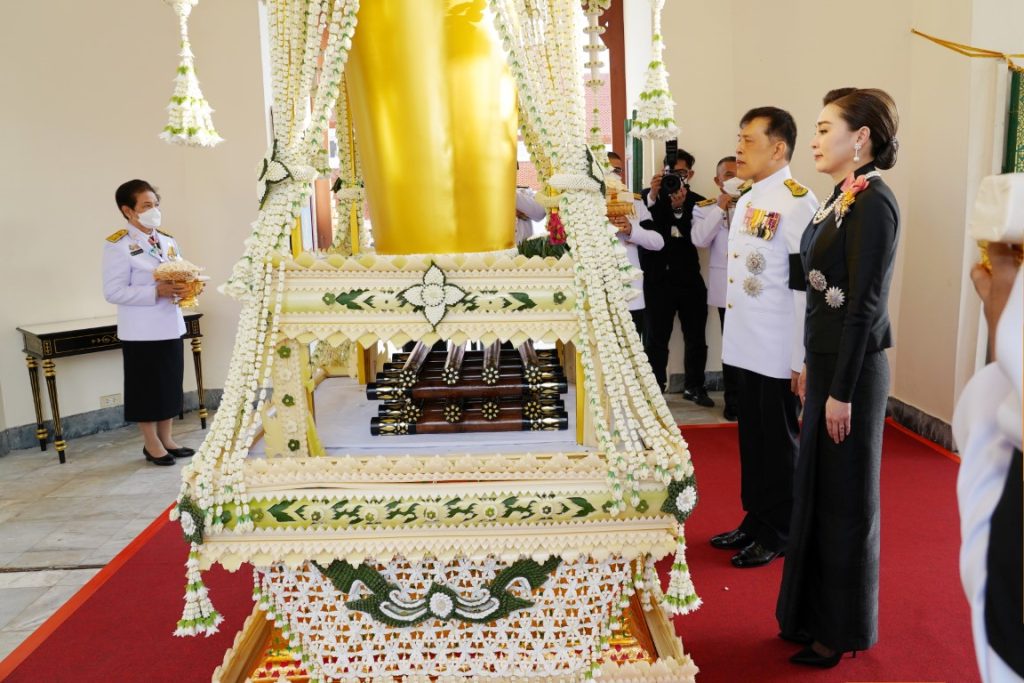 วันเที่ 14 กันยายน 2567 เวลา 17.14 น. พระบาทสมเด็จพระเจ้าอยู่หัว และสมเด็จพระนางเจ้า ฯ พระบรมราชินี เสด็จพระราชดำเนินโดยรถยนต์พระที่นั่ง จากพระที่นั่งอัมพรสถาน พระราชวังดุสิต ไปพระราชทานเพลิงศพ พลเรือเอก หม่อมเจ้าปุสาณ สวัสดิวัตน์ ป.จ.,ม.ป.ช.,ม.ว.ม.,ว.ป.ร. ๒ ณ เมรุหลวงหน้าพลับพลาอิศริยาภรณ์ วัดเทพศิรินทราวาส เขตป้อมปราบศัตรูพ่าย กรุงเทพมหานคร ในโอกาสนี้ สมเด็จพระกนิษฐาธิราชเจ้า กรมสมเด็จพระเทพรัตนราชสุดา เจ้าฟ้ามหาจักรีสิรินธร มหาวชิราลงกรณวรราชภักดี สิริกิจการิณีพีรยพัฒน รัฐสีมาคุณากรปิยชาติ สยามบรมราชกุมารี โดยเสด็จในการนี้ด้วย