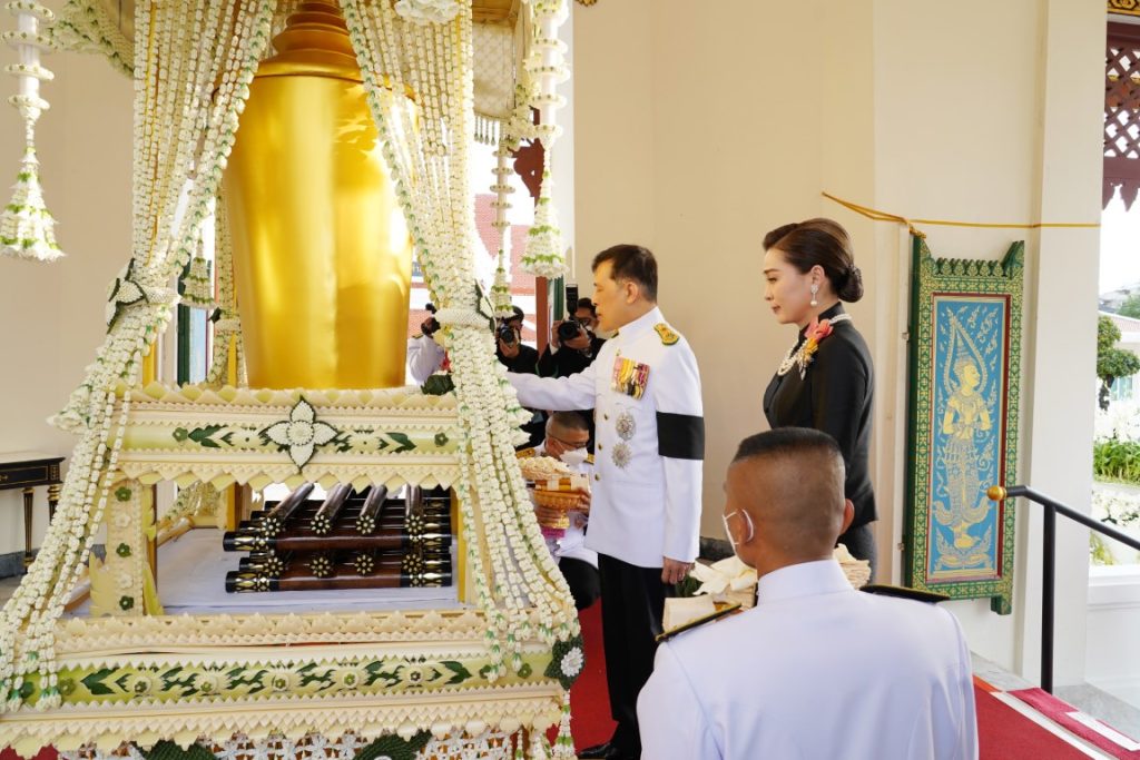 วันเที่ 14 กันยายน 2567 เวลา 17.14 น. พระบาทสมเด็จพระเจ้าอยู่หัว และสมเด็จพระนางเจ้า ฯ พระบรมราชินี เสด็จพระราชดำเนินโดยรถยนต์พระที่นั่ง จากพระที่นั่งอัมพรสถาน พระราชวังดุสิต ไปพระราชทานเพลิงศพ พลเรือเอก หม่อมเจ้าปุสาณ สวัสดิวัตน์ ป.จ.,ม.ป.ช.,ม.ว.ม.,ว.ป.ร. ๒ ณ เมรุหลวงหน้าพลับพลาอิศริยาภรณ์ วัดเทพศิรินทราวาส เขตป้อมปราบศัตรูพ่าย กรุงเทพมหานคร ในโอกาสนี้ สมเด็จพระกนิษฐาธิราชเจ้า กรมสมเด็จพระเทพรัตนราชสุดา เจ้าฟ้ามหาจักรีสิรินธร มหาวชิราลงกรณวรราชภักดี สิริกิจการิณีพีรยพัฒน รัฐสีมาคุณากรปิยชาติ สยามบรมราชกุมารี โดยเสด็จในการนี้ด้วย