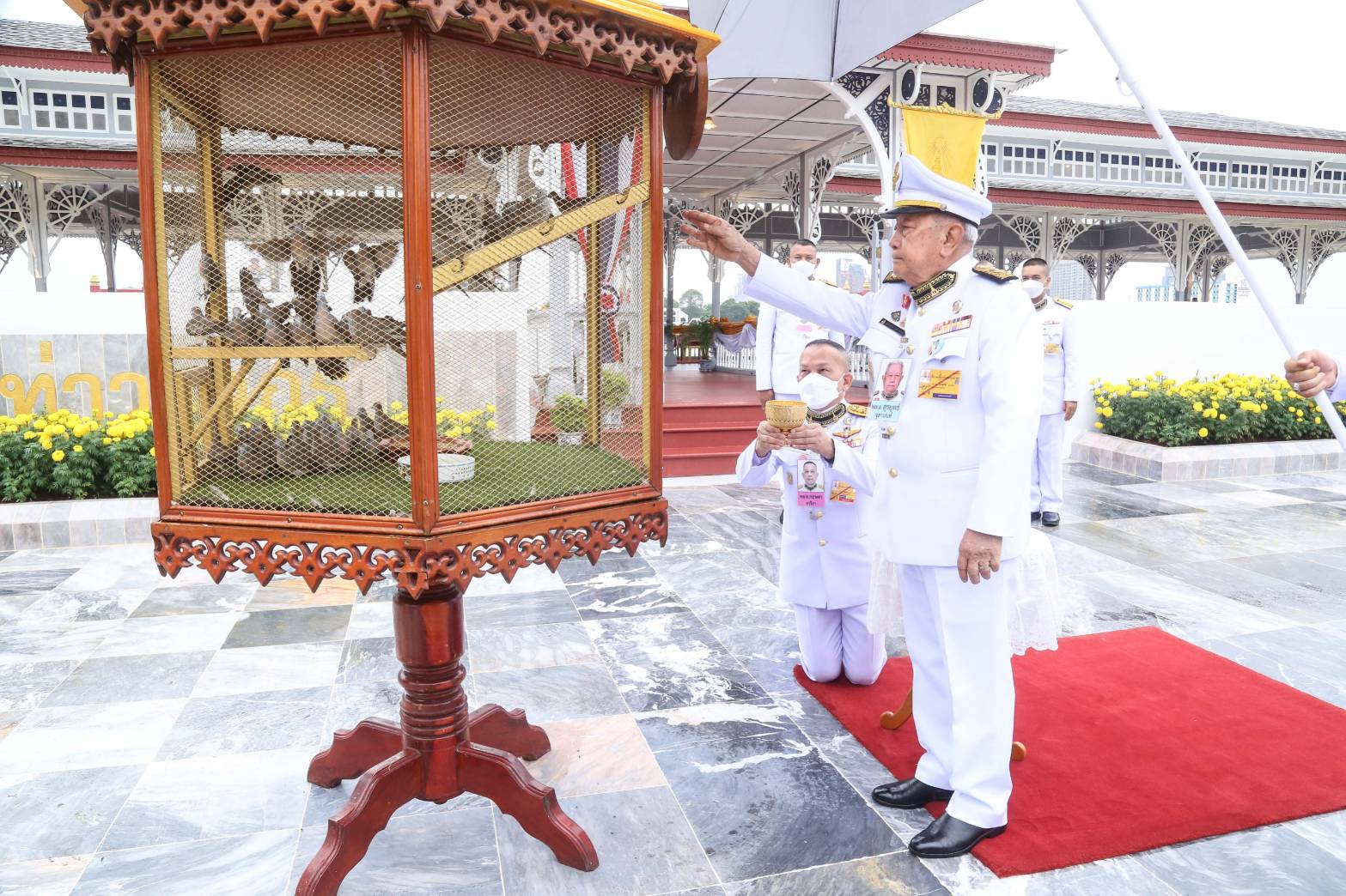 พระบาทสมเด็จพระเจ้าอยู่หัว ทรงพระกรุณาโปรดเกล้าโปรดกระหม่อมให้ พลเอก สุรยุทธ์ จุลานนท์ ประธานองคมนตรี เป็นผู้แทนพระองค์ ไปในการบำเพ็ญพระราชกุศลปล่อยโค นก เต่า และปลา เนื่องในโอกาสพระราชพิธีมหามงคลเฉลิมพระชนมพรรษา 6 รอบ 28 กรกฎาคม 2567 ณ ท่าวาสุกรี เขตดุสิต กรุงเทพมหานคร