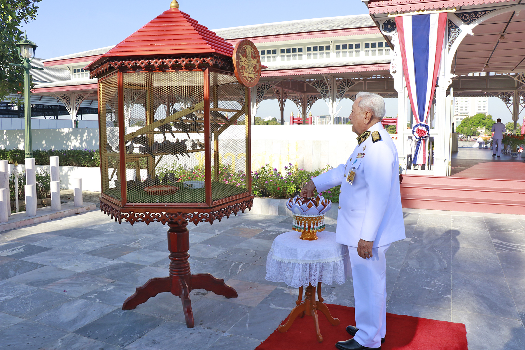 พระบาทสมเด็จพระเจ้าอยู่หัว ทรงพระกรุณาโปรดเกล้าโปรดกระหม่อมให้ พลเอก สุรยุทธ์ จุลานนท์ ประธานองคมนตรี เป็นผู้แทนพระองค์ ไปในการบำเพ็ญพระราชกุศลปล่อยโค นก และปลา เนื่องในโอกาสวันคล้ายวันประสูติสมเด็จพระเจ้าลูกเธอ เจ้าฟ้าพัชรกิติยาภา นเรนทิราเทพยวดี กรมหลวงราชสาริณีสิริพัชร มหาวัชรราชธิดา วันที่ 7 ธันวาคม 2566 ณ ท่าวาสุกรี เขตดุสิต กรุงเทพมหานคร