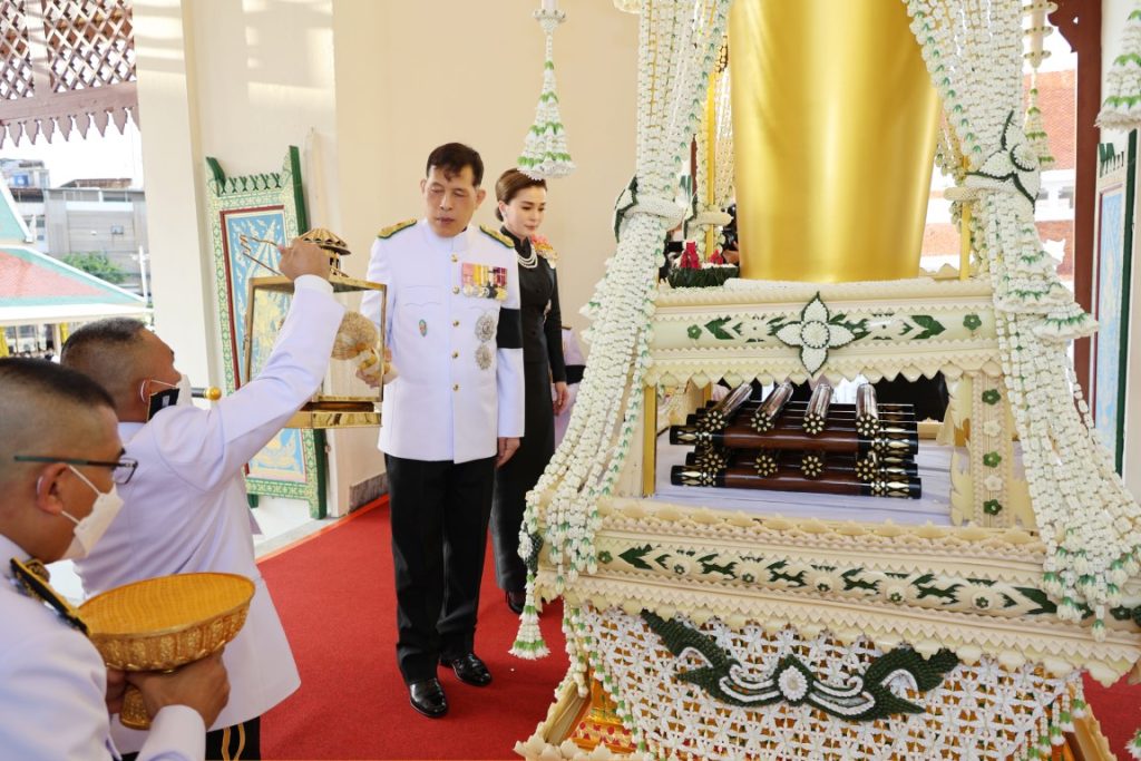 วันเที่ 14 กันยายน 2567 เวลา 17.14 น. พระบาทสมเด็จพระเจ้าอยู่หัว และสมเด็จพระนางเจ้า ฯ พระบรมราชินี เสด็จพระราชดำเนินโดยรถยนต์พระที่นั่ง จากพระที่นั่งอัมพรสถาน พระราชวังดุสิต ไปพระราชทานเพลิงศพ พลเรือเอก หม่อมเจ้าปุสาณ สวัสดิวัตน์ ป.จ.,ม.ป.ช.,ม.ว.ม.,ว.ป.ร. ๒ ณ เมรุหลวงหน้าพลับพลาอิศริยาภรณ์ วัดเทพศิรินทราวาส เขตป้อมปราบศัตรูพ่าย กรุงเทพมหานคร ในโอกาสนี้ สมเด็จพระกนิษฐาธิราชเจ้า กรมสมเด็จพระเทพรัตนราชสุดา เจ้าฟ้ามหาจักรีสิรินธร มหาวชิราลงกรณวรราชภักดี สิริกิจการิณีพีรยพัฒน รัฐสีมาคุณากรปิยชาติ สยามบรมราชกุมารี โดยเสด็จในการนี้ด้วย
