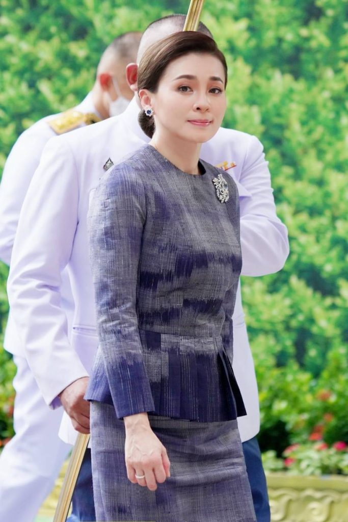 พระบาทสมเด็จพระเจ้าอยู่หัว และสมเด็จพระนางเจ้า ฯ พระบรมราชินี เสด็จพระราชดำเนินไปทรงประกอบพิธีวางศิลาฤกษ์ และทรงเปิดอาคารที่ทำการสำนักงานศาลยุติธรรม ณ อาคารที่ทำการสำนักงานศาลยุติธรรม เขตจตุจักร กรุงเทพมหานคร