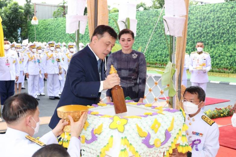 พระบาทสมเด็จพระเจ้าอยู่หัว และสมเด็จพระนางเจ้า ฯ พระบรมราชินี เสด็จพระราชดำเนินไปทรงประกอบพิธีวางศิลาฤกษ์ และทรงเปิดอาคารที่ทำการสำนักงานศาลยุติธรรม ณ อาคารที่ทำการสำนักงานศาลยุติธรรม เขตจตุจักร กรุงเทพมหานคร