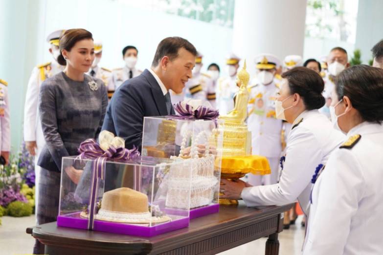 พระบาทสมเด็จพระเจ้าอยู่หัว และสมเด็จพระนางเจ้า ฯ พระบรมราชินี เสด็จพระราชดำเนินไปทรงประกอบพิธีวางศิลาฤกษ์ และทรงเปิดอาคารที่ทำการสำนักงานศาลยุติธรรม ณ อาคารที่ทำการสำนักงานศาลยุติธรรม เขตจตุจักร กรุงเทพมหานคร