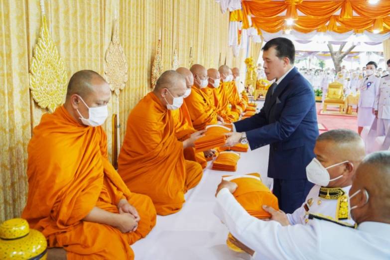พระบาทสมเด็จพระเจ้าอยู่หัว และสมเด็จพระนางเจ้า ฯ พระบรมราชินี เสด็จพระราชดำเนินไปทรงประกอบพิธีวางศิลาฤกษ์ และทรงเปิดอาคารที่ทำการสำนักงานศาลยุติธรรม ณ อาคารที่ทำการสำนักงานศาลยุติธรรม เขตจตุจักร กรุงเทพมหานคร