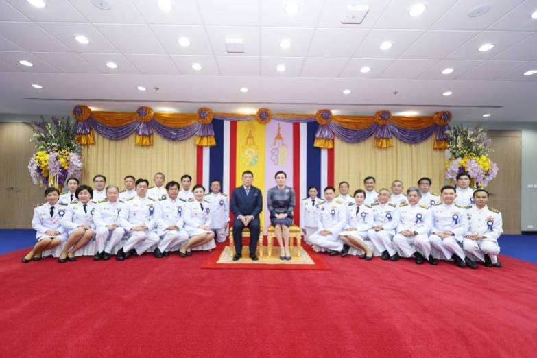 พระบาทสมเด็จพระเจ้าอยู่หัว และสมเด็จพระนางเจ้า ฯ พระบรมราชินี เสด็จพระราชดำเนินไปทรงประกอบพิธีวางศิลาฤกษ์ และทรงเปิดอาคารที่ทำการสำนักงานศาลยุติธรรม ณ อาคารที่ทำการสำนักงานศาลยุติธรรม เขตจตุจักร กรุงเทพมหานคร