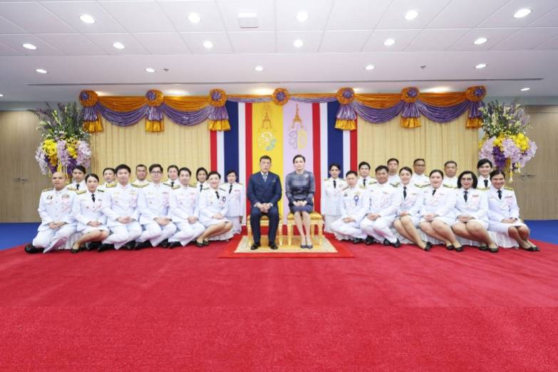 พระบาทสมเด็จพระเจ้าอยู่หัว และสมเด็จพระนางเจ้า ฯ พระบรมราชินี เสด็จพระราชดำเนินไปทรงประกอบพิธีวางศิลาฤกษ์ และทรงเปิดอาคารที่ทำการสำนักงานศาลยุติธรรม ณ อาคารที่ทำการสำนักงานศาลยุติธรรม เขตจตุจักร กรุงเทพมหานคร