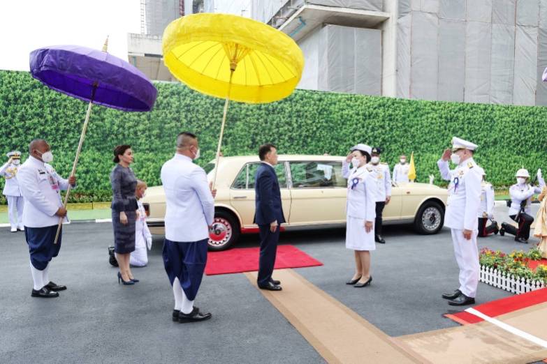 พระบาทสมเด็จพระเจ้าอยู่หัว และสมเด็จพระนางเจ้า ฯ พระบรมราชินี เสด็จพระราชดำเนินไปทรงประกอบพิธีวางศิลาฤกษ์ และทรงเปิดอาคารที่ทำการสำนักงานศาลยุติธรรม ณ อาคารที่ทำการสำนักงานศาลยุติธรรม เขตจตุจักร กรุงเทพมหานคร
