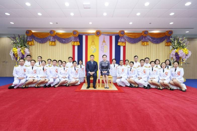 พระบาทสมเด็จพระเจ้าอยู่หัว และสมเด็จพระนางเจ้า ฯ พระบรมราชินี เสด็จพระราชดำเนินไปทรงประกอบพิธีวางศิลาฤกษ์ และทรงเปิดอาคารที่ทำการสำนักงานศาลยุติธรรม ณ อาคารที่ทำการสำนักงานศาลยุติธรรม เขตจตุจักร กรุงเทพมหานคร