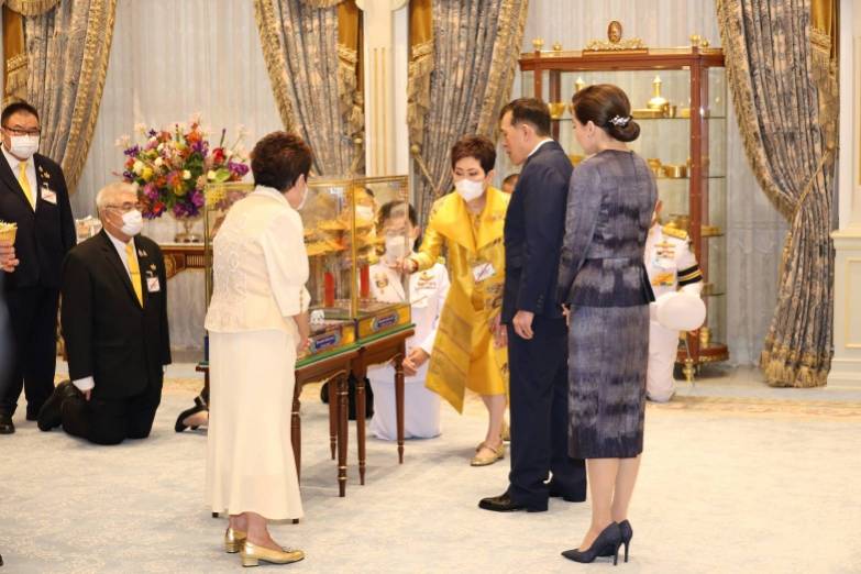 พระบาทสมเด็จพระเจ้าอยู่หัว และสมเด็จพระนางเจ้า ฯ พระบรมราชินี พระราชทานพระบรมราชวโรกาสให้ คุณหญิงณัฐิกา วัธนเวคิน อังอุบลกุล ประธานสหพันธ์สมาคมสตรีนักธุรกิจและวิชาชีพแห่งประเทศไทย ในพระบรมราชินูปถัมภ์ ในนามประธานคณะกรรมการจัดงานกาล่าดินเนอร์เฉลิมพระเกียรติ “เบญกตัญญุตา” ในโครงการ “สสธวท รวมใจเทิดเอกลักษณ์แห่งปัญจมังกร จารึกความกตัญญูต่อแผ่นดิน” และประธานคณะกรรมการดำเนินงานจัดสร้างซุ้มประตูเฉลิมพระเกียรติ 72 พรรษา 28 กรกฎาคม 2567 พร้อมคณะ เฝ้าทูลละอองธุลีพระบาท