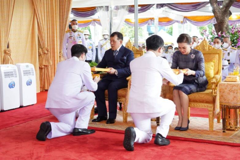 พระบาทสมเด็จพระเจ้าอยู่หัว และสมเด็จพระนางเจ้า ฯ พระบรมราชินี เสด็จพระราชดำเนินไปทรงประกอบพิธีวางศิลาฤกษ์ และทรงเปิดอาคารที่ทำการสำนักงานศาลยุติธรรม ณ อาคารที่ทำการสำนักงานศาลยุติธรรม เขตจตุจักร กรุงเทพมหานคร