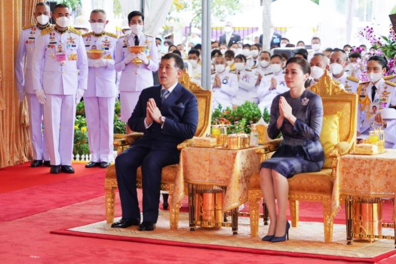 พระบาทสมเด็จพระเจ้าอยู่หัว และสมเด็จพระนางเจ้า ฯ พระบรมราชินี เสด็จพระราชดำเนินไปทรงประกอบพิธีวางศิลาฤกษ์ และทรงเปิดอาคารที่ทำการสำนักงานศาลยุติธรรม ณ อาคารที่ทำการสำนักงานศาลยุติธรรม เขตจตุจักร กรุงเทพมหานคร